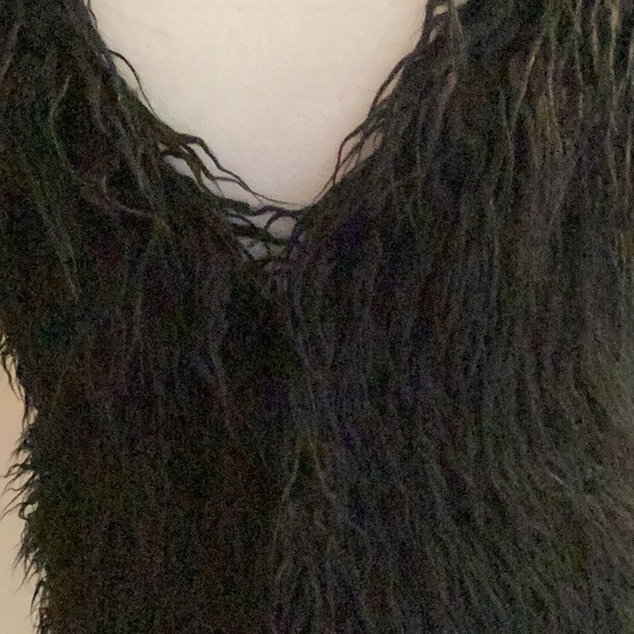 Blk, faux fur Vest - Picture 2 of 14